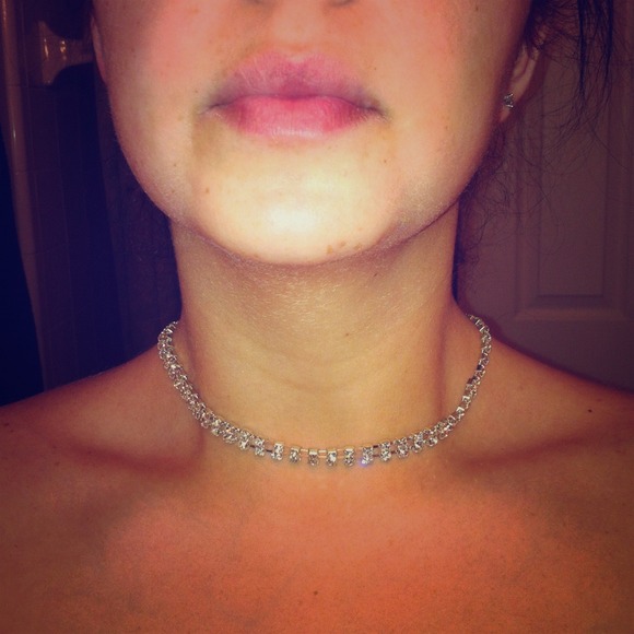 Beautiful rhinestone choker