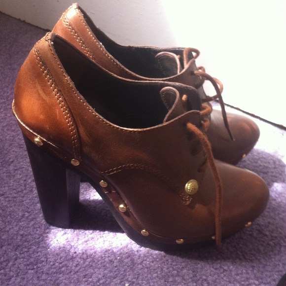 Vince Camuto brown booties gold studs size 6/36