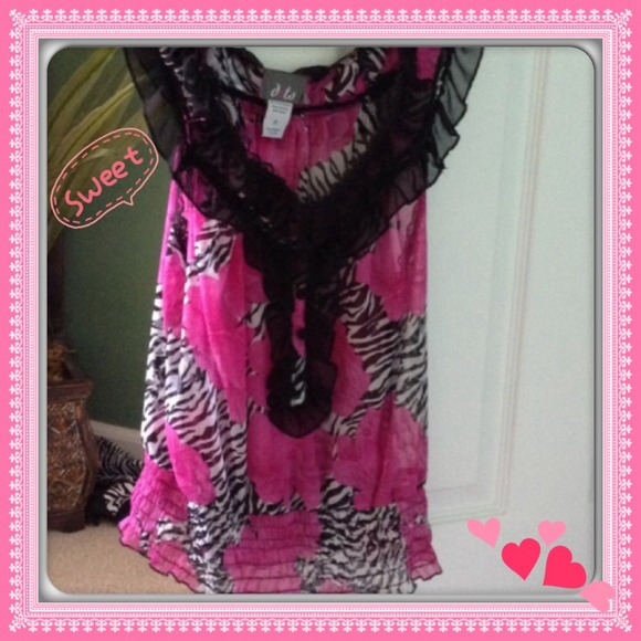 💗SOLD💗RUFFLE SHIRT🌺