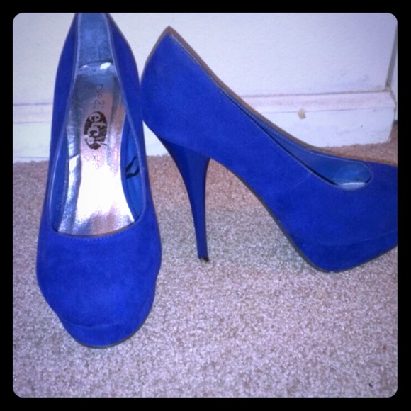 Size 9/10 heels