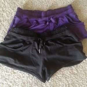 Lululemon size 6 G1 shorts!