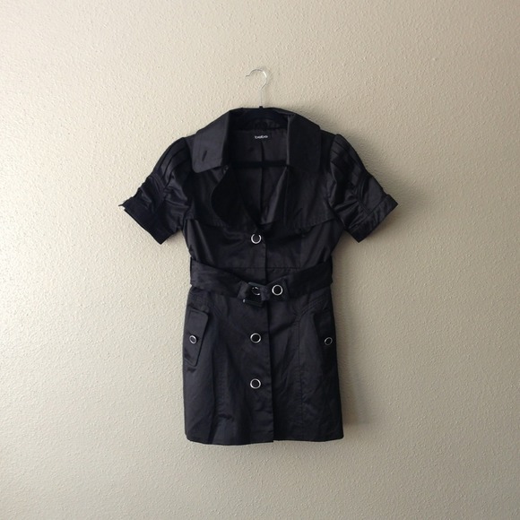Bebe short sleeve light coat