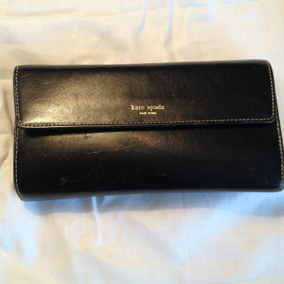 <RESERVED> Kate spade wallet