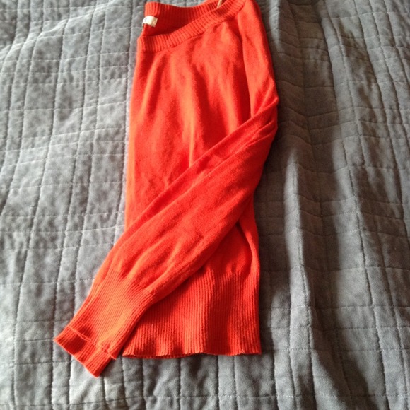 Red forever 21 sweater - Picture 2 of 3