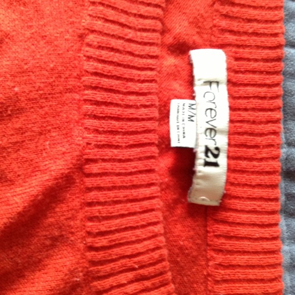 Red forever 21 sweater - Picture 3 of 3