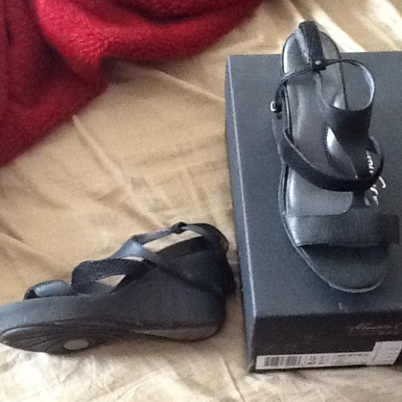 Kenneth Cole 9-2-5 Wedges Black