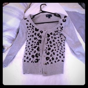 American Eagle 3/4 length sweater like new!