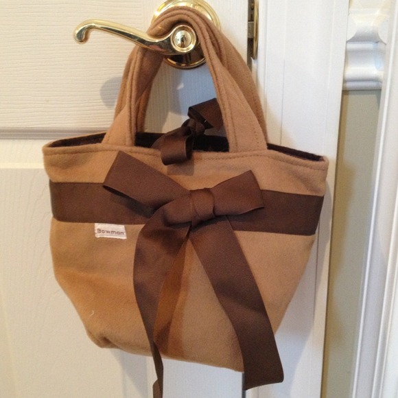 <BUNDLED> Bowman purse.