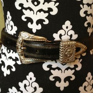 Brighton Black Belt look at pictures Locket opens