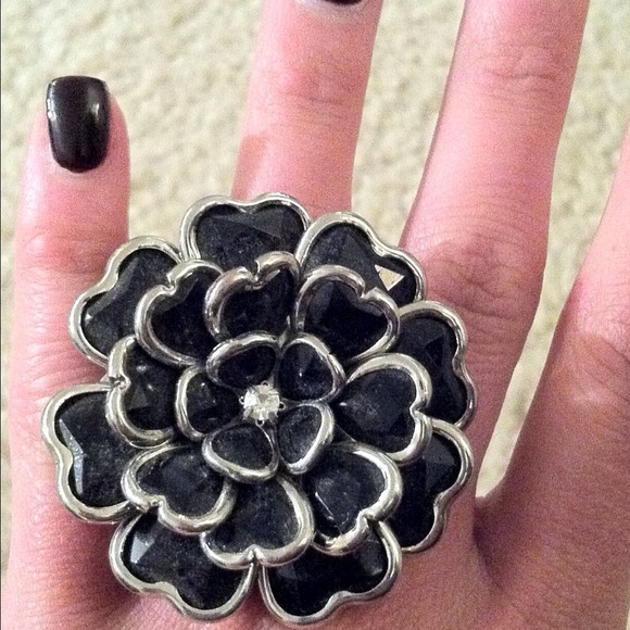 NWOT Orange Stretch Shell Flower Ring | eBay ❌GIFTED❌ NWOT Amazing flower fashion ring!