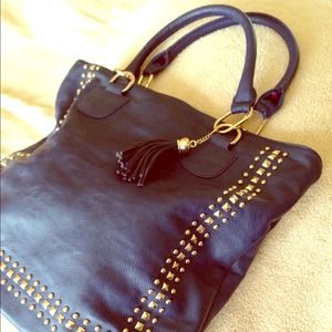 💙👜Beautiful Caché Handbag 👜💙