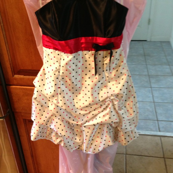 Short dress, red black and ivory!