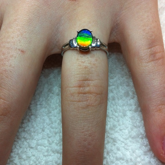 AA Grade Ammolite Sterling Silver Ring. - Picture 2 of 3