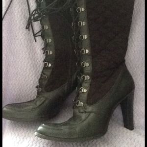 🚫hold🚫 black fur trimmed Boots 👀