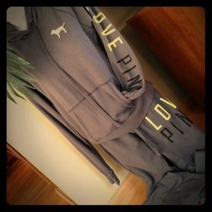 💋VS PINK💋 Gray & Lime Green Sweatsuit!