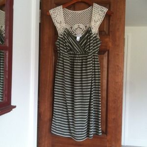 SOLD in bundle: Motherhood Maternity dress