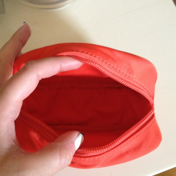 Tory Burch Orange Make-up Case - Picture 3 of 4