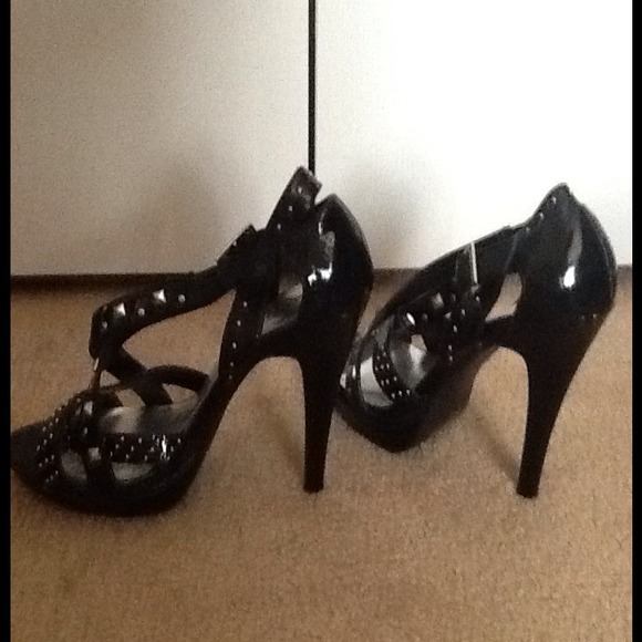 ❌SOLD (offline)❌ Patent Black heels💜