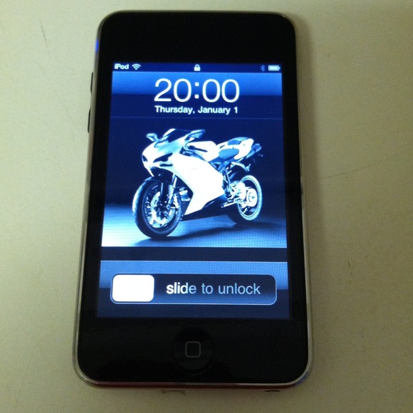 32 GB IPod Touch!