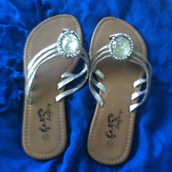 Sold 🚫Sandals! Sunny day🌞