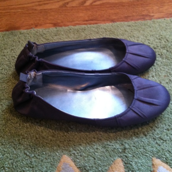 BUNDLED~~~~Gap gray ballet flats - Picture 2 of 2