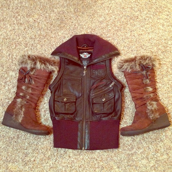 SOLD Brown zip up suede wedge boots