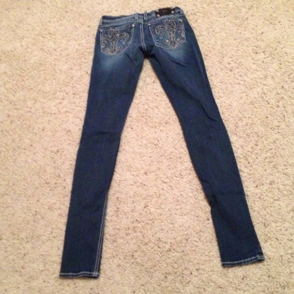 ❌SOLD IN BUNDLE❌Miss me jeans - Picture 2 of 4