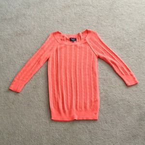 American Eagle coral knit sweater size Medium