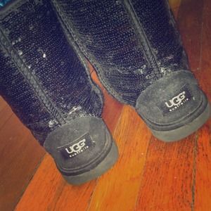 Black sparkly uggs
