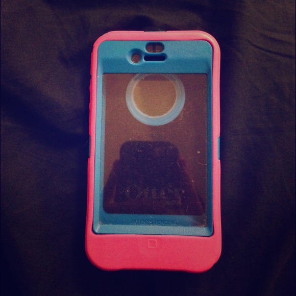 Pink & blue iPhone 4/4S Otterbox!