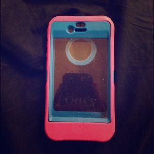 Pink & blue iPhone 4/4S Otterbox!