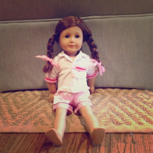 AMERICAN GIRL DOLL