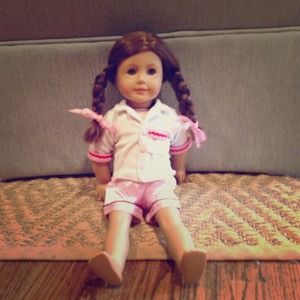 AMERICAN GIRL DOLL