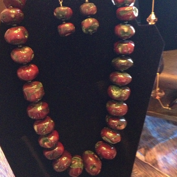 Natural coral & black onyx set