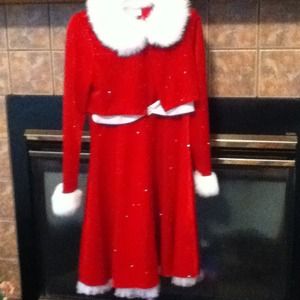 A very petty Christmas dress it is a girls 10