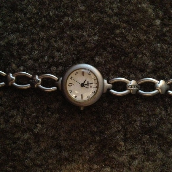 ⛔REDUCED⛔✅Guess watch