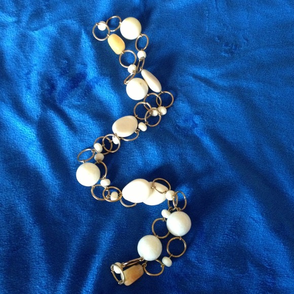 Vintage contemporary Accent Necklace - Picture 3 of 4