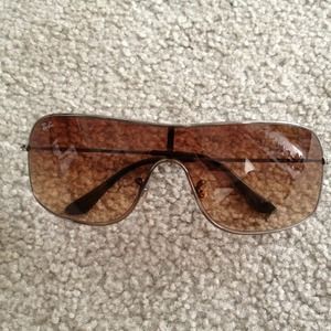 Ray Bans aviator sunglasses