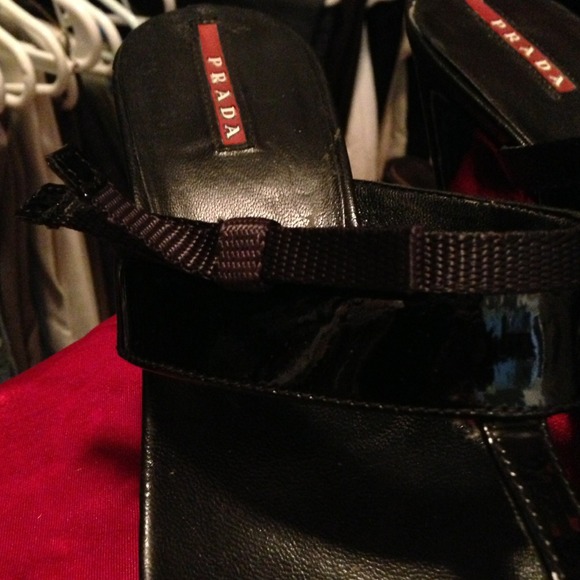 Cute patent leather Prada bow tie wedge - Picture 2 of 3