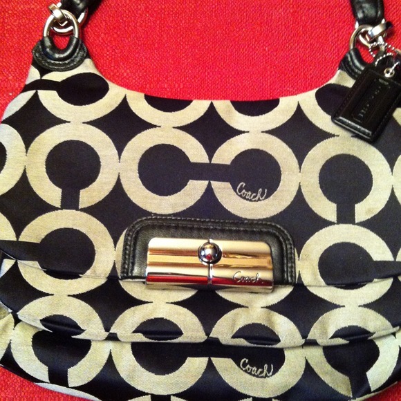 Reduced! Coach purse - Picture 2 of 4