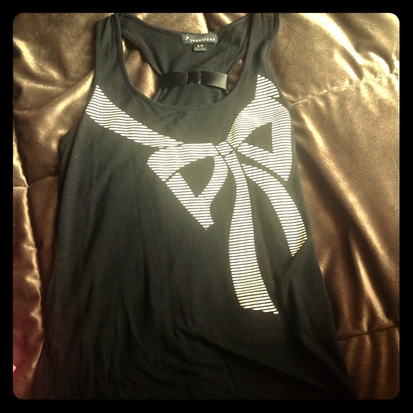 **SOLD** Bowtie top with ribbon on the back. Cute!