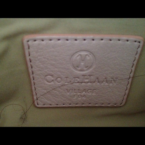 pebbled leather authentic cole haan purse - Picture 3 of 4