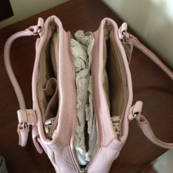 pebbled leather authentic cole haan purse - Picture 4 of 4