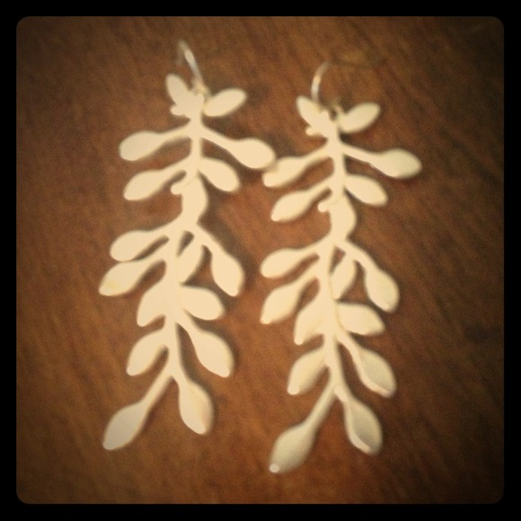 🚫Sold🚫@samibeck91 5/13 Branch dangly earring