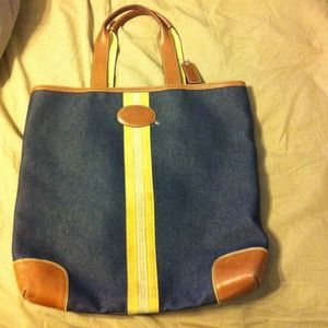 Large coach handbag