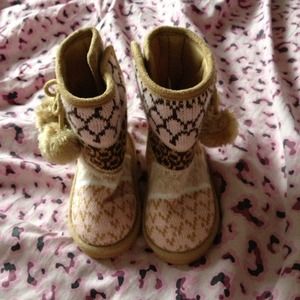 Toddler boots size 6