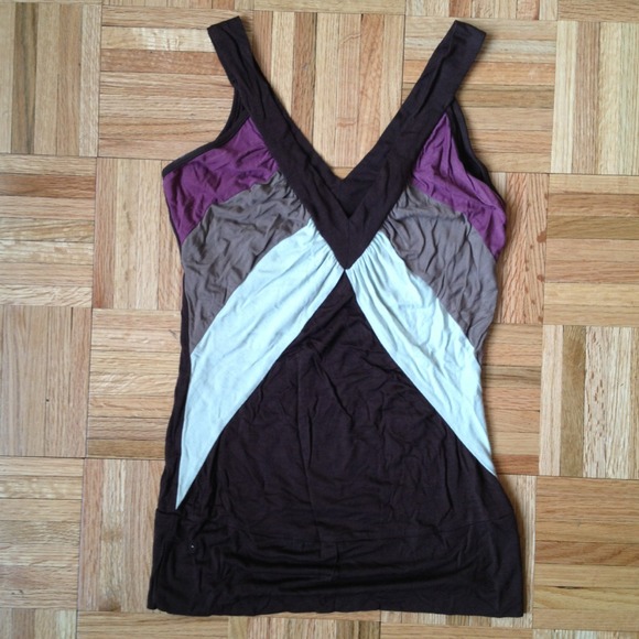 Cute Top!! - Picture 2 of 4