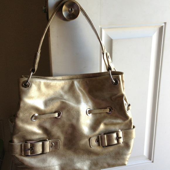 Gold Alfred Dunner Handbag w/ silver hardware.