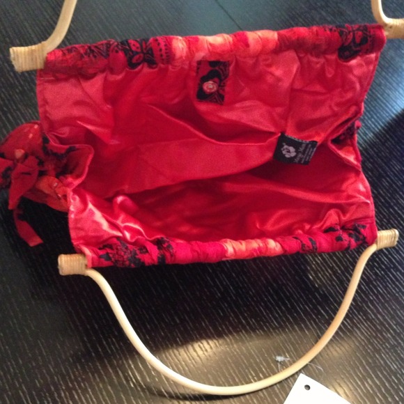 Rectangle Red Aloha Bag - New w/Tags & Never Used - Picture 2 of 2
