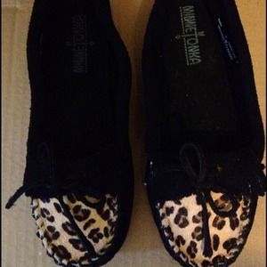 Minnetonka Leopard kilty Moccasin
